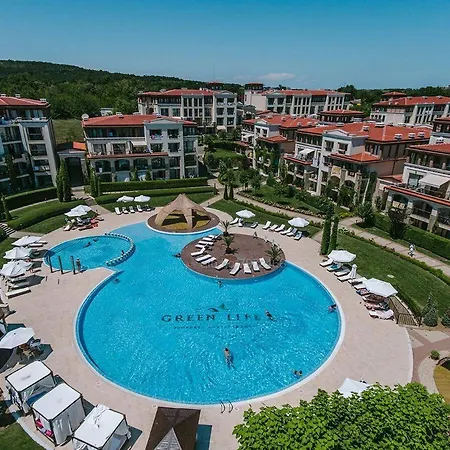 Апартамент Life Private Garden Созопол